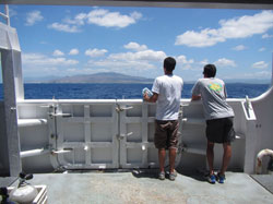 Researchers aboard the Hiʻialakai.