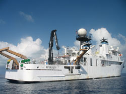 NOAA Ship Hiʻialakai.