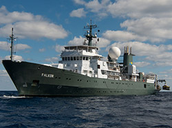 Scientists aboard the R/V Falkor set out to map PMNM’s largely uncharted seafloor.