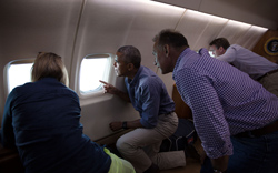 President Barack Obama and others view Pearl and Hermes Atoll en route to Midway Atoll.