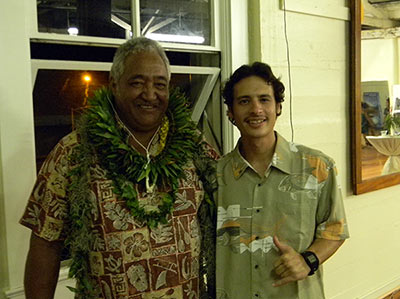 Clarence “Aku” Hauanio (left), recipient of the 2015 Umu Kai Award, with Nākoa Goo.